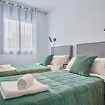 Apartment Pere IV